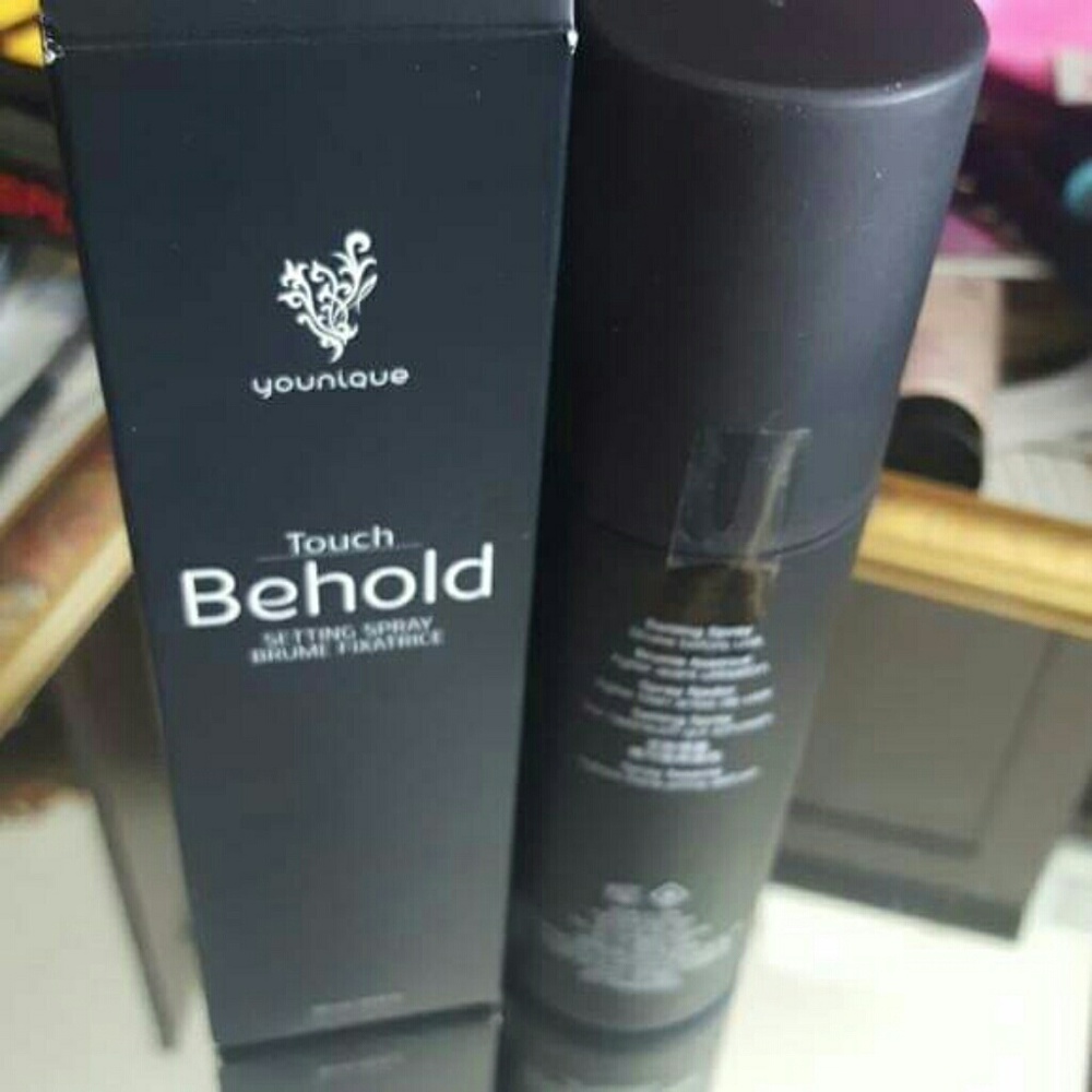 Touch Behold setting spray